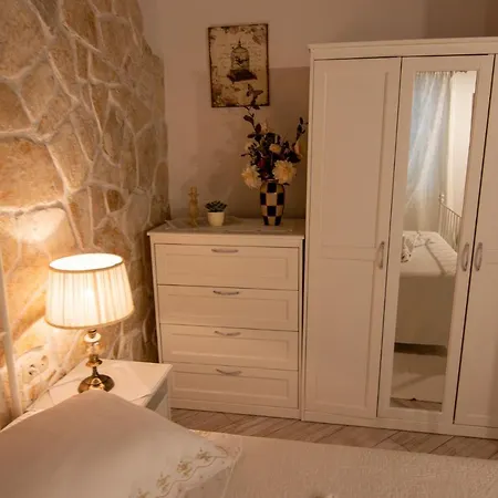 Rebecca Apartment *